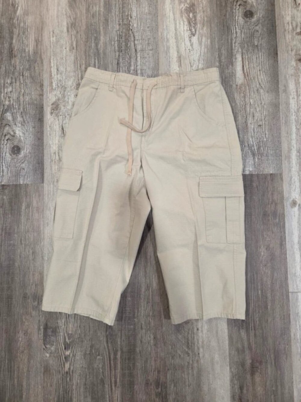 Gloria Vanderbilt Tan Capri Pants Woman's Size 11